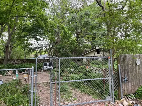 4318 6th St, Bacliff, TX 77518 photo 1