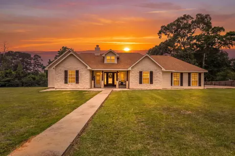 407 N Pecan St, Woodville, TX 75979