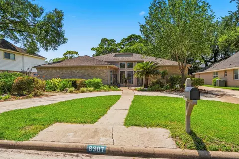 8307 Ivan Reid Dr, Houston, TX 77040