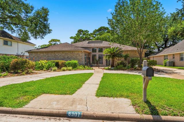 8307 Ivan Reid Dr, Houston, TX 77040