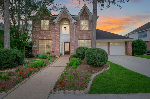 3606 Miraglen Dr, Pearland, TX 77584