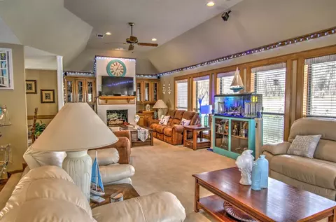 Living - 52 Cherry Hill Dr, Conroe, TX 77304 photo 1 of 5
