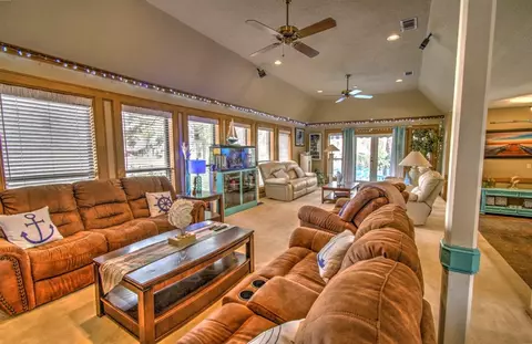 Living - 52 Cherry Hill Dr, Conroe, TX 77304 photo 4 of 5