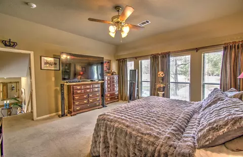 Bedroom - 52 Cherry Hill Dr, Conroe, TX 77304 photo 2 of 6