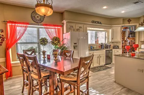 Dining - 52 Cherry Hill Dr, Conroe, TX 77304 photo 2 of 2