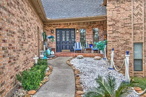 52 Cherry Hill Dr, Conroe, TX 77304