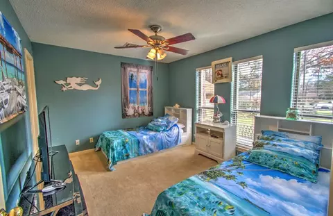 Bedroom - 52 Cherry Hill Dr, Conroe, TX 77304 photo 3 of 6