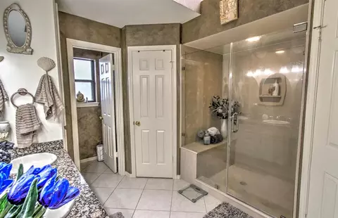 Bath - 52 Cherry Hill Dr, Conroe, TX 77304 photo 1 of 4