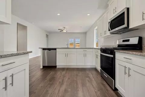 Kitchen - 15403 Maple Terrace Dr, Conroe, TX 77303 photo 1 of 4
