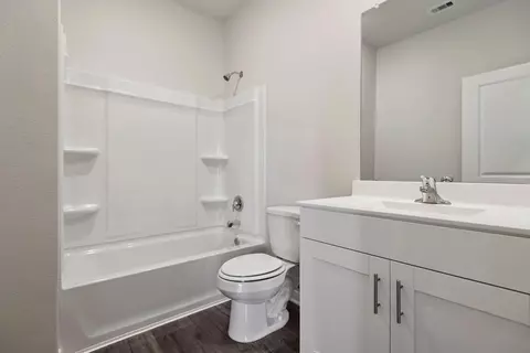 Bath - 15403 Maple Terrace Dr, Conroe, TX 77303 photo 3 of 3