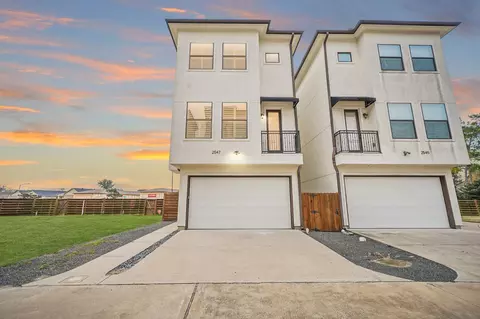 2547 Calumet St, Houston, TX 77004