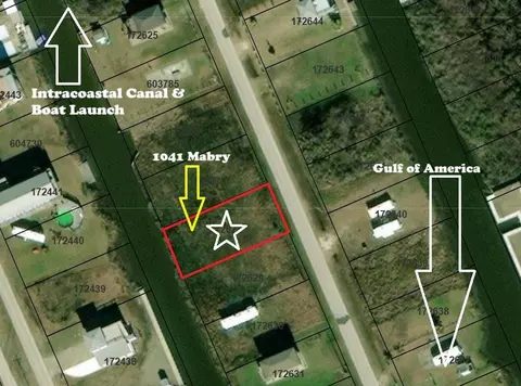 1041 Mabry St, Gilchrist, TX 77617