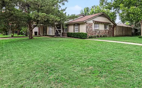 2303 Bron Holly Dr, Houston, TX 77018