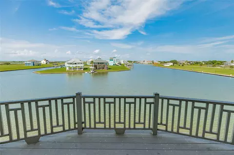 1406 17th St, Port Bolivar, TX 77650