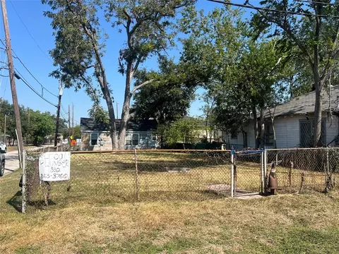 701 North Loop, Houston, TX 77022 photo 1
