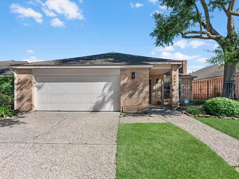 6606 Pauma Dr, Houston, TX 77069