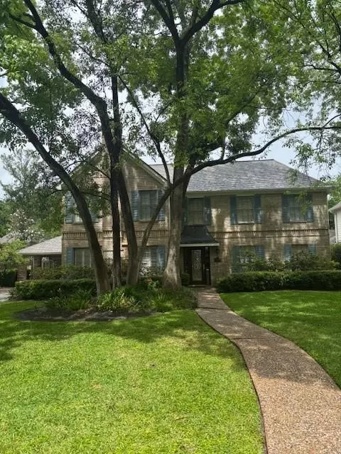 12106 Moorcreek Dr, Houston, TX 77070