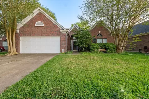 4805 Chrissie Dr, Pearland, TX 77584