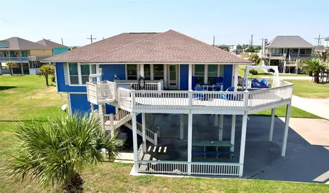 973 Marlin Dr, Crystal Beach, TX 77650