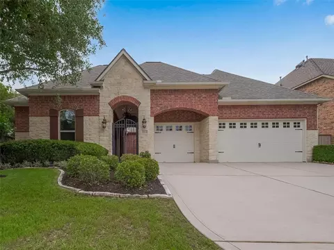 2711 King Point View Ln, Spring, TX 77388