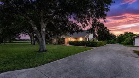 17202 N Main St, Alvin, TX 77511