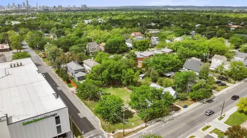 945 E 51st St, Austin, TX 78751