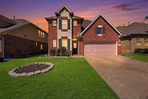 8806 Willow Wind Ln, Houston, TX 77083