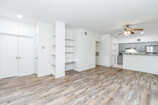 2626 Holly Hall St #307, Houston, TX 77054