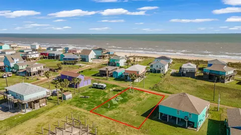 1775 Pompano Ln, Crystal Beach, TX 77650