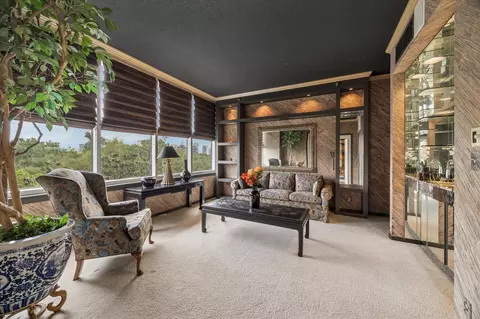 121 N Post Oak Ln #505, Houston, TX 77024