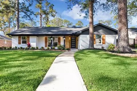 10042 Valley Forge Dr, Houston, TX 77042