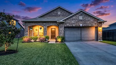 7820 Quartz Ln, Texas City, TX 77591