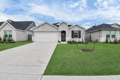 1674 Westway Dr, Fresno, TX 77545
