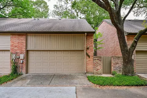294 Sugarberry Cir, Houston, TX 77024
