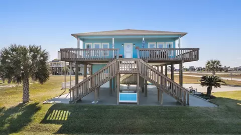 13239 Gulf Beach Dr, Freeport, TX 77541