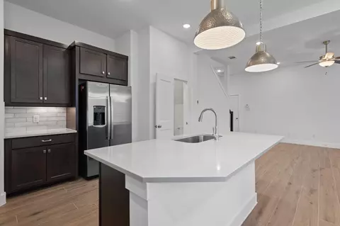 Kitchen - 528 Red Cascade Trl, Willis, TX 77318 photo 2 of 4