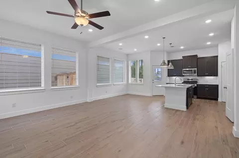 Living - 528 Red Cascade Trl, Willis, TX 77318 photo 2 of 4