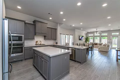 Kitchen - 546 Cedar Harbor Ct, Conroe, TX 77304 photo 1 of 9