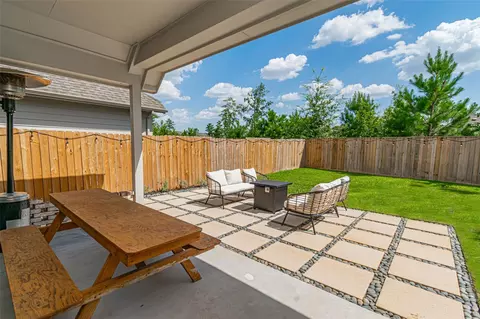 Exterior - 546 Cedar Harbor Ct, Conroe, TX 77304 photo 5 of 7