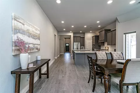 Entry Way - 546 Cedar Harbor Ct, Conroe, TX 77304 photo 5 of 6