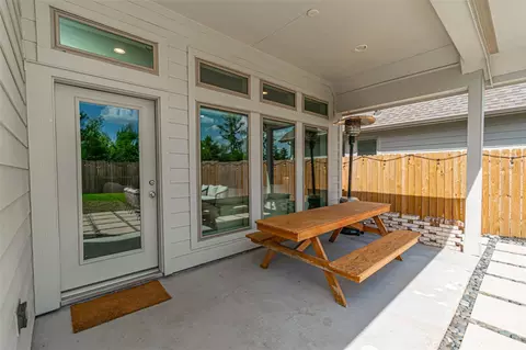 Exterior - 546 Cedar Harbor Ct, Conroe, TX 77304 photo 6 of 7