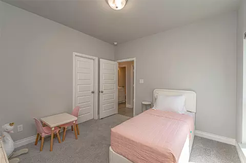 Bedroom - 546 Cedar Harbor Ct, Conroe, TX 77304 photo 6 of 6