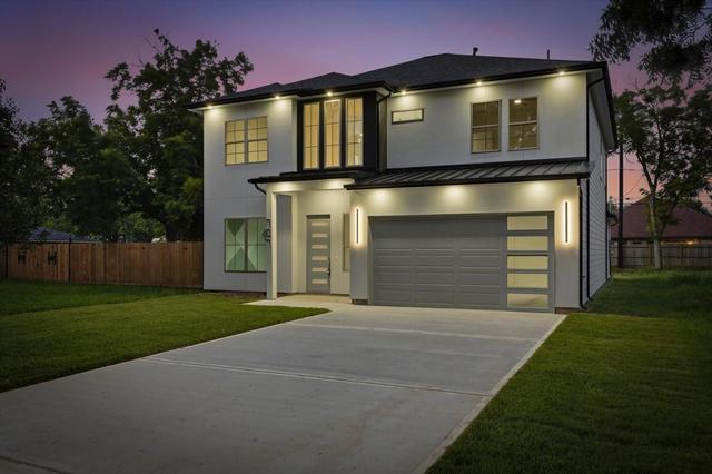 707 S Iowa St, La Porte, TX 77571