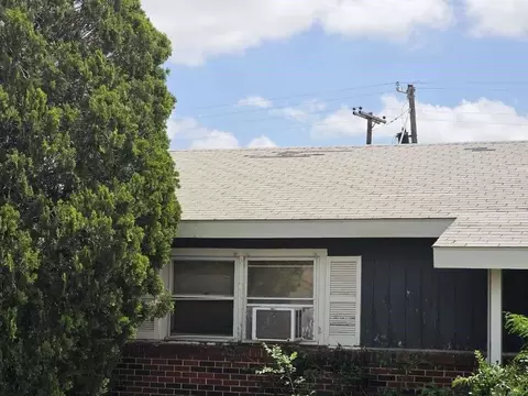 2704 E Colgate St, Lubbock, TX 79403