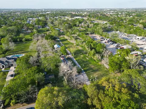 721 Crenshaw Rd, Houston, TX 77504 photo 5