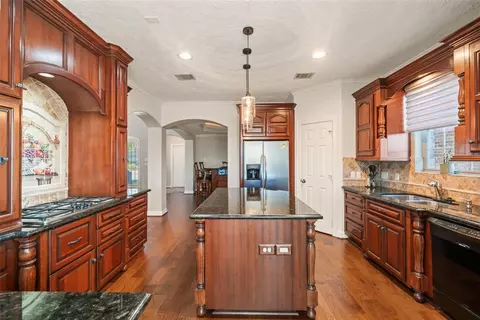 Kitchen - 12200 Pebble View Dr, Conroe, TX 77304 photo 3 of 3