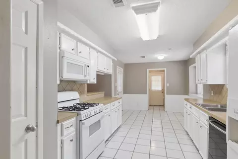 Kitchen - 2607 Allyson Ct, Spring, TX 77373 photo 1 of 1