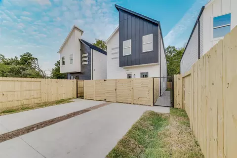 2120 Creston Dr #A/B, Houston, TX 77026