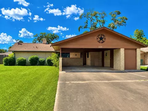 266 Inwood Dr, West Columbia, TX 77486