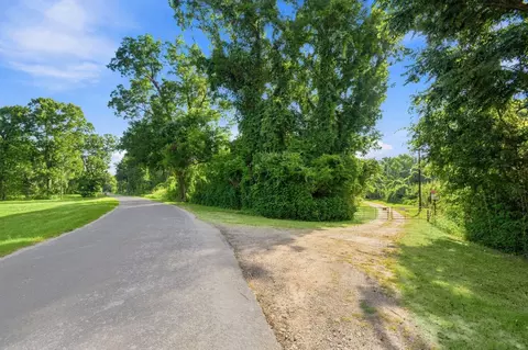 435 River Rd S, Livingston, TX 77351